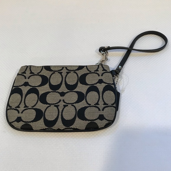 Coach Wristlet Black & Grey Silver Hardware Zipper Closure - Picture 4 of 7